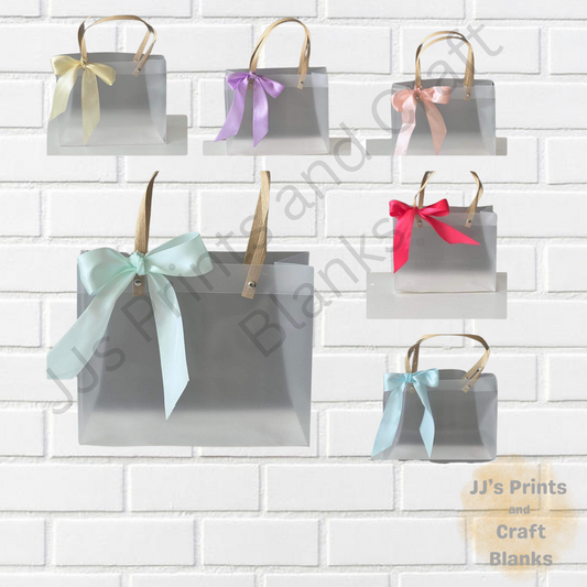 Transparent gift bag with bow